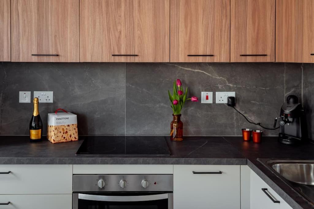 Beautiful 2bdr And Great Location! Apartment